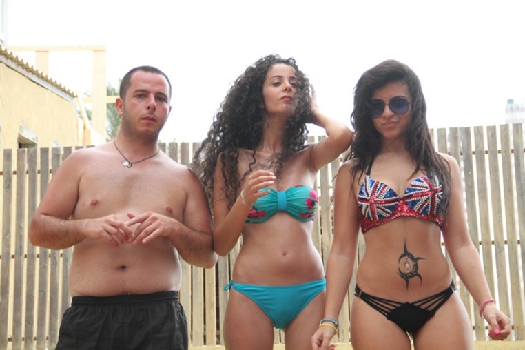 Cyan Beach Bar on Sunday